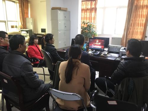 閩能銷(xiāo)售公司組織觀(guān)看《八閩先鋒》節目.jpg