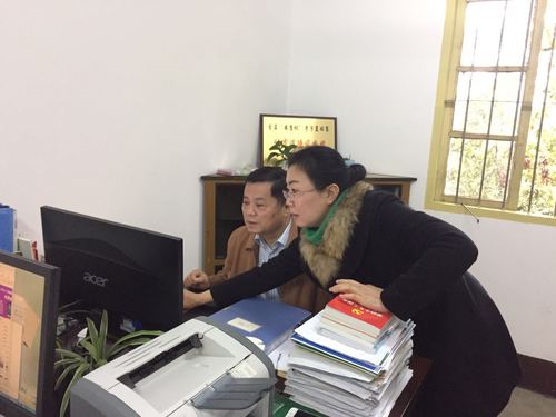 葉彤：檢查現場(chǎng).jpg