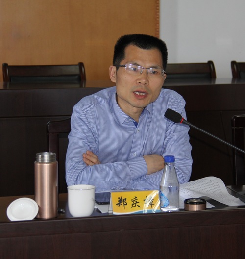 羅聯(lián)河：公司黨委召開(kāi)中心組學(xué)習會(huì )專(zhuān)題學(xué)習十九大報告精神及《習近平同志在寧德防腐倡廉的生動(dòng)實(shí)踐》（鄭慶樟）02.jpg