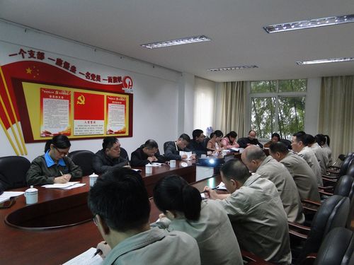 許麗珠：圖為檢查現場(chǎng).jpg