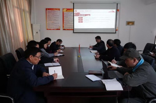王俊欽：董飛龍參加支部活動(dòng)_調整大小.jpg