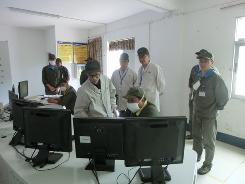 永安分公司徐建：檢查組在監控室_調整大小.jpg