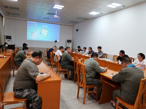 鄧秋花：安全檢查會(huì )議現場(chǎng).JPG