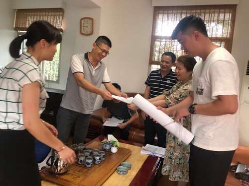 烽林吳淑英：“送政策，到企業(yè)”宣傳活動(dòng)現場(chǎng)_調整大小.jpg