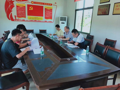省機電控股公司黨委委員、副總經(jīng)理吳大文到我司掛鉤幫扶村臺峰村調�?(1)_調整大小.jpg