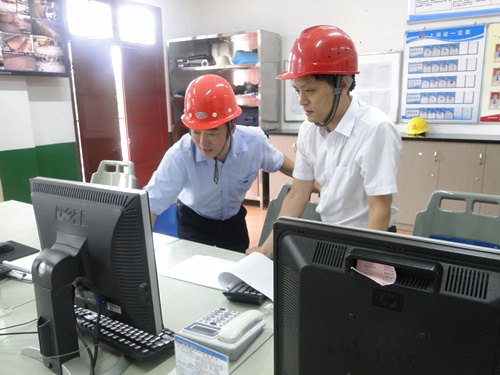 永安雙華公司鄧焱珍：機控紀檢監察闕志遠一行在雙華中控室調研指導.JPG