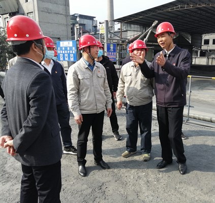 永安雙華公司鄧焱珍：三明市政協(xié)副主席、永安市委書(shū)記蔣先東到永安雙華公司開(kāi)2.7(改）.jpg