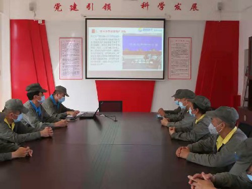 林峰：龍巖分公司《安全生產(chǎn)法》培訓走進(jìn)“車(chē)間、班組”一�?1)~1.jpg
