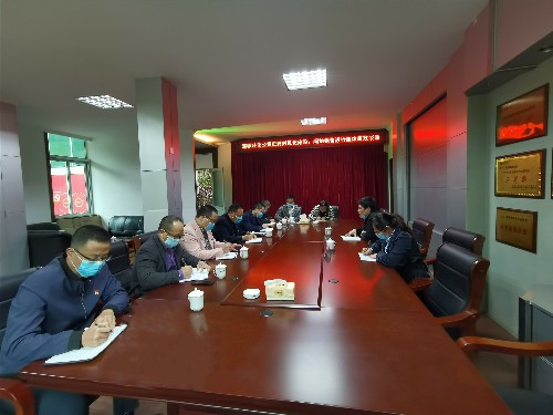 海峽科化公司黨委委員、紀檢書(shū)記何浦寨到民化建設公司、閩能銷(xiāo)售公司開(kāi)展集體廉政談�? 圖片    廖連青~1.jpg