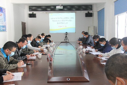 福安分公司胡廷淦：圖�?�?1日座談會(huì )上吳彩洪與參會(huì )人員深入交流~1.jpg
