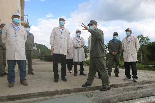 龍巖分公�?郭芳�?龍巖市工業(yè)和信息化局黨組書(shū)記、局長(cháng)蘭富雁現場(chǎng)實(shí)地勘察~1.jpg