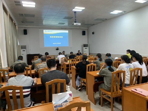 (建議采用)烽林林美玲：檔案交流共成長(cháng)，凝心聚力同進(jìn)步——海峽科化烽林分公司開(kāi)展檔案管理培訓活�?.jpg