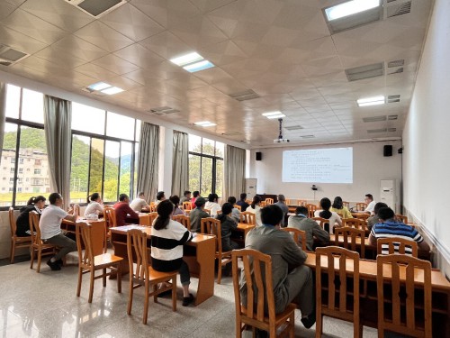 格式工廠(chǎng)4-21烽林黃丹芬：海峽科化烽林分公司組織召開(kāi)《物資招標采購工作管理辦法》培訓會(huì ).jpg